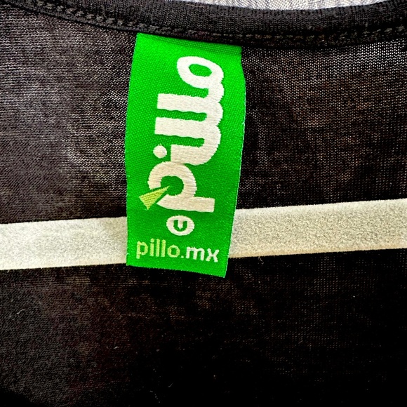 EUC Frida Kahlo Self-Portrait Black Tee Size M - Picture 2 of 3